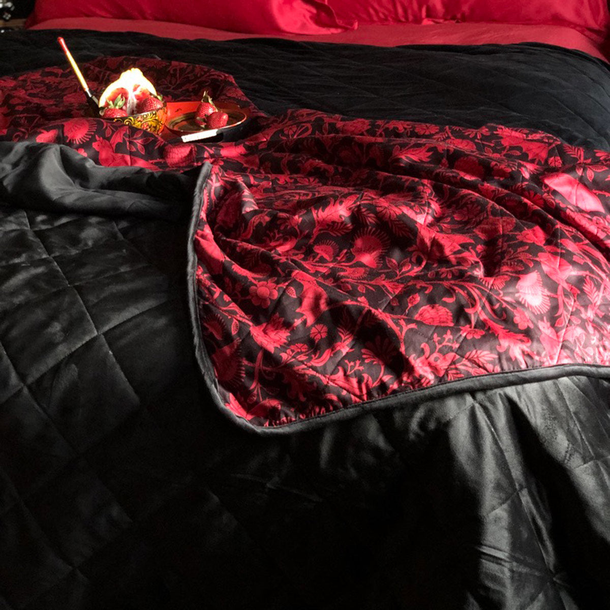 Red black online blanket