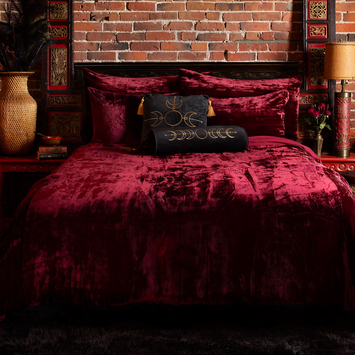 RED Covered By the online Blood Crushed Velvet Blanket